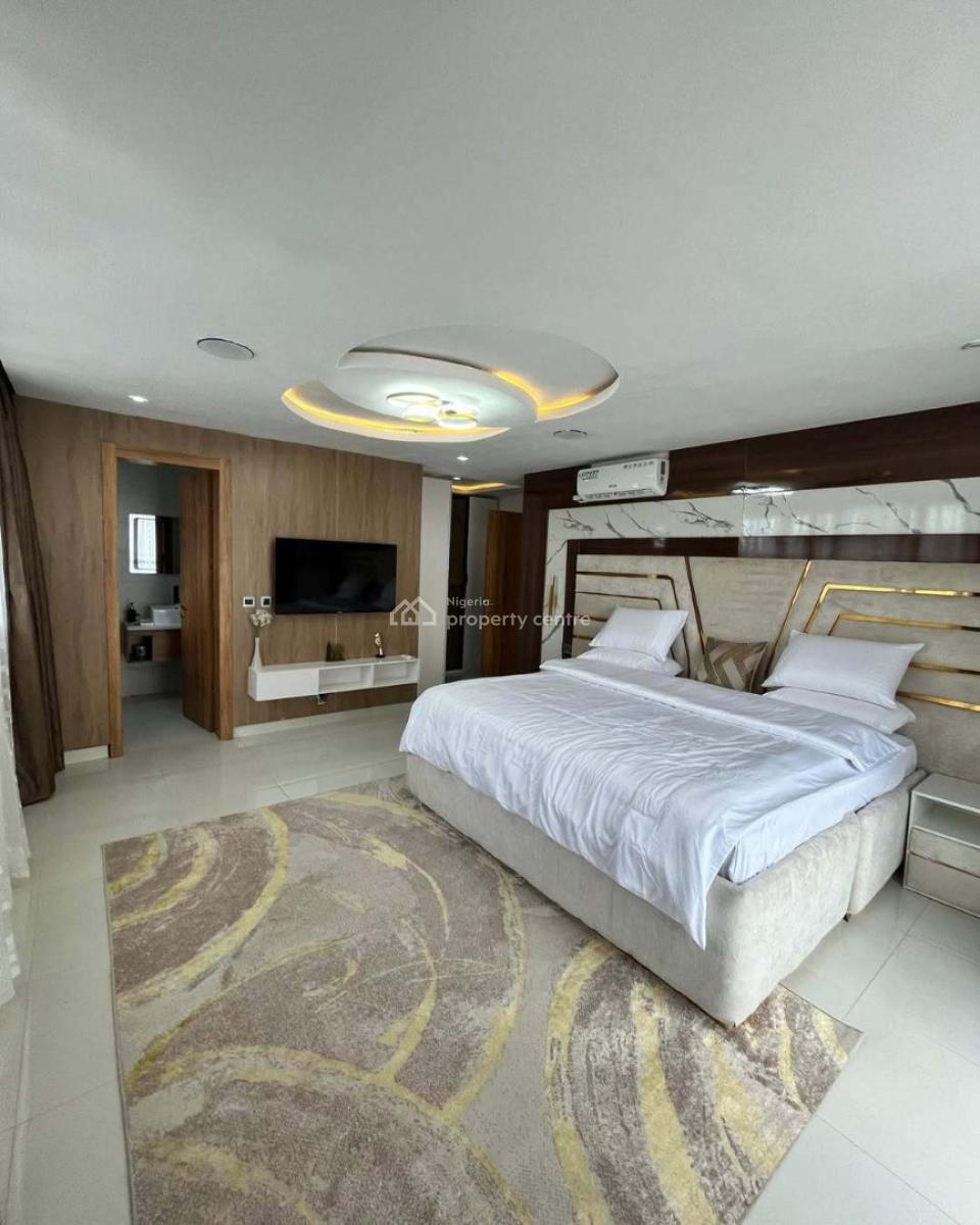 Luxury Serviced Spacious 3 Bedroom Penthouse (unfurnished), Lekki Phase 1, Lekki, Lagos, Flat / Apartment for Rent