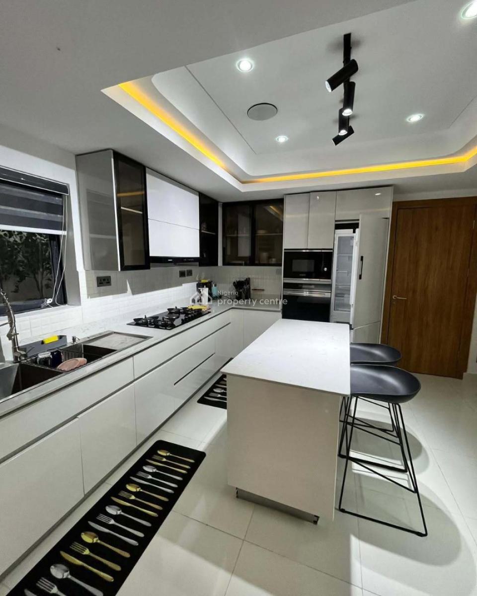 Luxury Serviced Spacious 3 Bedroom Penthouse (unfurnished), Lekki Phase 1, Lekki, Lagos, Flat / Apartment for Rent
