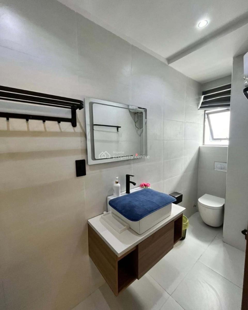 Luxury Serviced Spacious 3 Bedroom Penthouse (unfurnished), Lekki Phase 1, Lekki, Lagos, Flat / Apartment for Rent