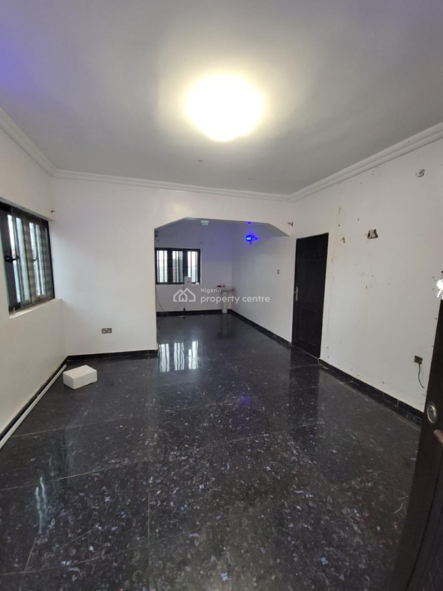 Nicely Built 3 Bedroom Flat, Kolapo Ishola Gra, Akobo, Ibadan, Oyo, Flat / Apartment for Rent