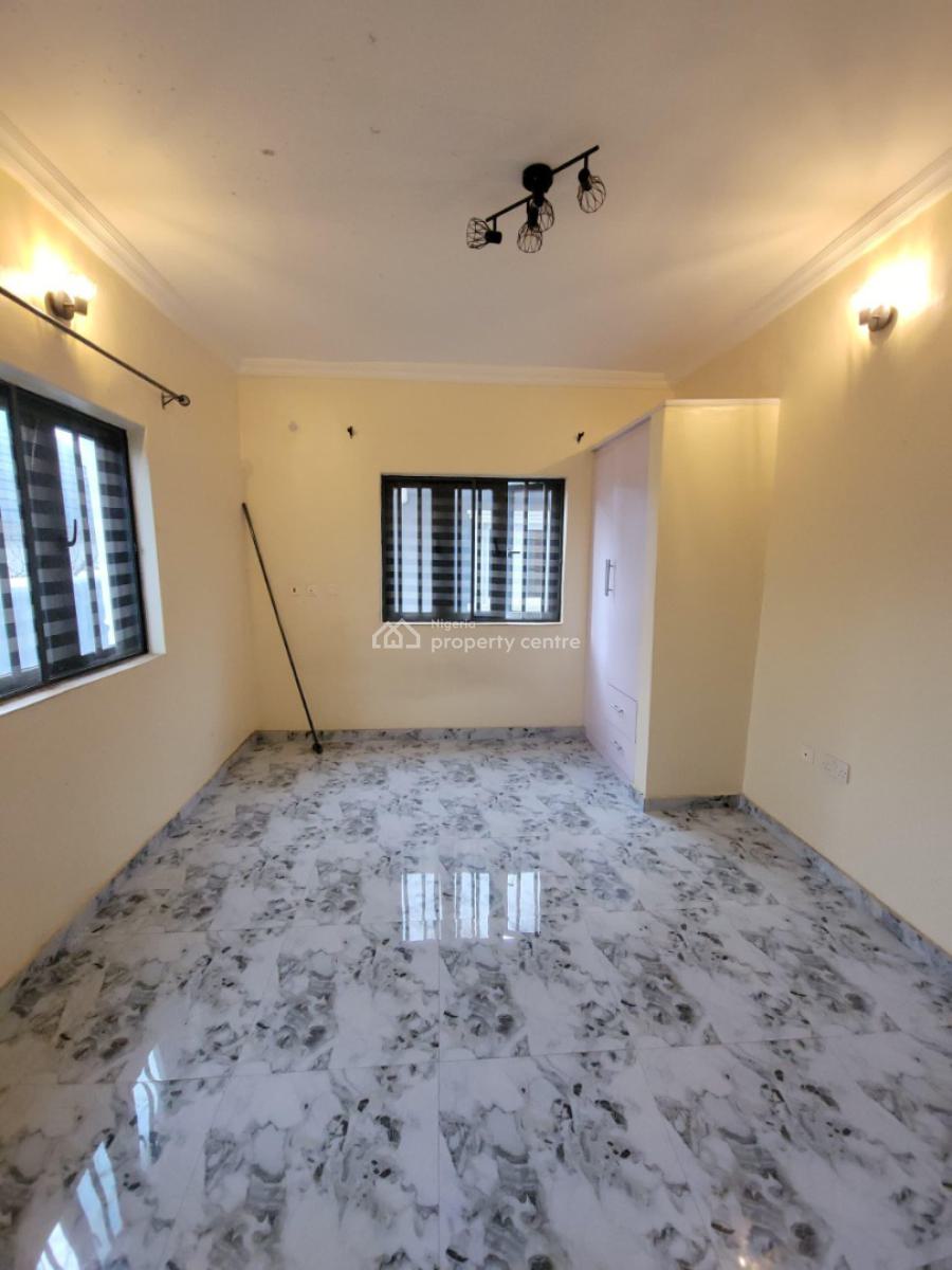 Nicely Built 3 Bedroom Flat, Kolapo Ishola Gra, Akobo, Ibadan, Oyo, Flat / Apartment for Rent