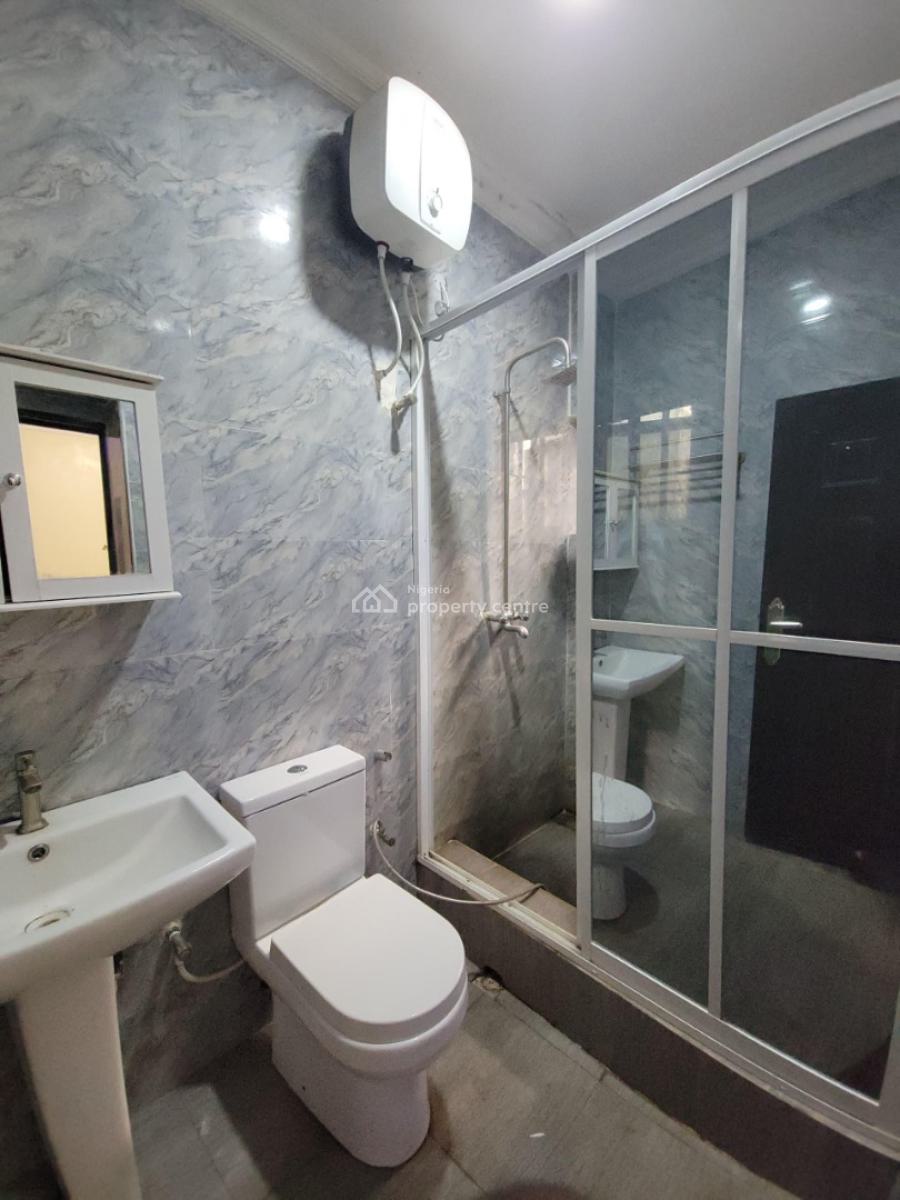 Nicely Built 3 Bedroom Flat, Kolapo Ishola Gra, Akobo, Ibadan, Oyo, Flat / Apartment for Rent