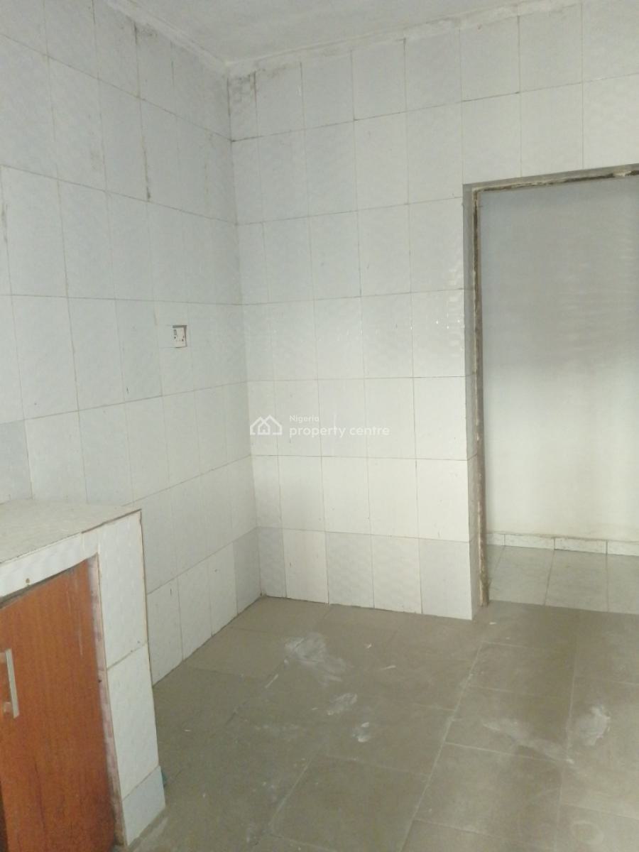 Very Spacious 3 Bed Flat 3t 3b Old Housealong The Tarred Road, Along The Road Thera Annex, Sangotedo, Ajah, Lagos, Flat / Apartment for Rent