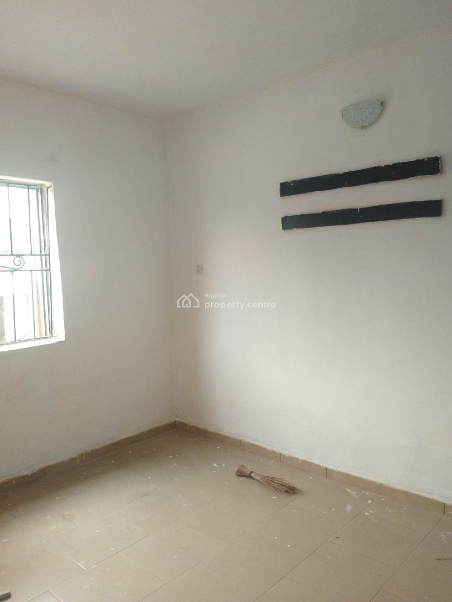 Very Spacious 3 Bed Flat 3t 3b Old Housealong The Tarred Road, Along The Road Thera Annex, Sangotedo, Ajah, Lagos, Flat / Apartment for Rent