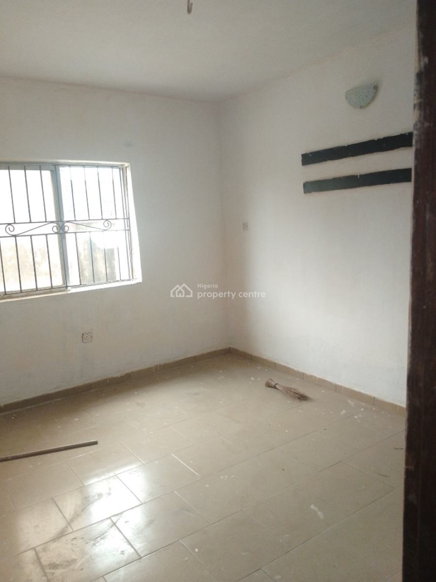 Very Spacious 3 Bed Flat 3t 3b Old Housealong The Tarred Road, Along The Road Thera Annex, Sangotedo, Ajah, Lagos, Flat / Apartment for Rent
