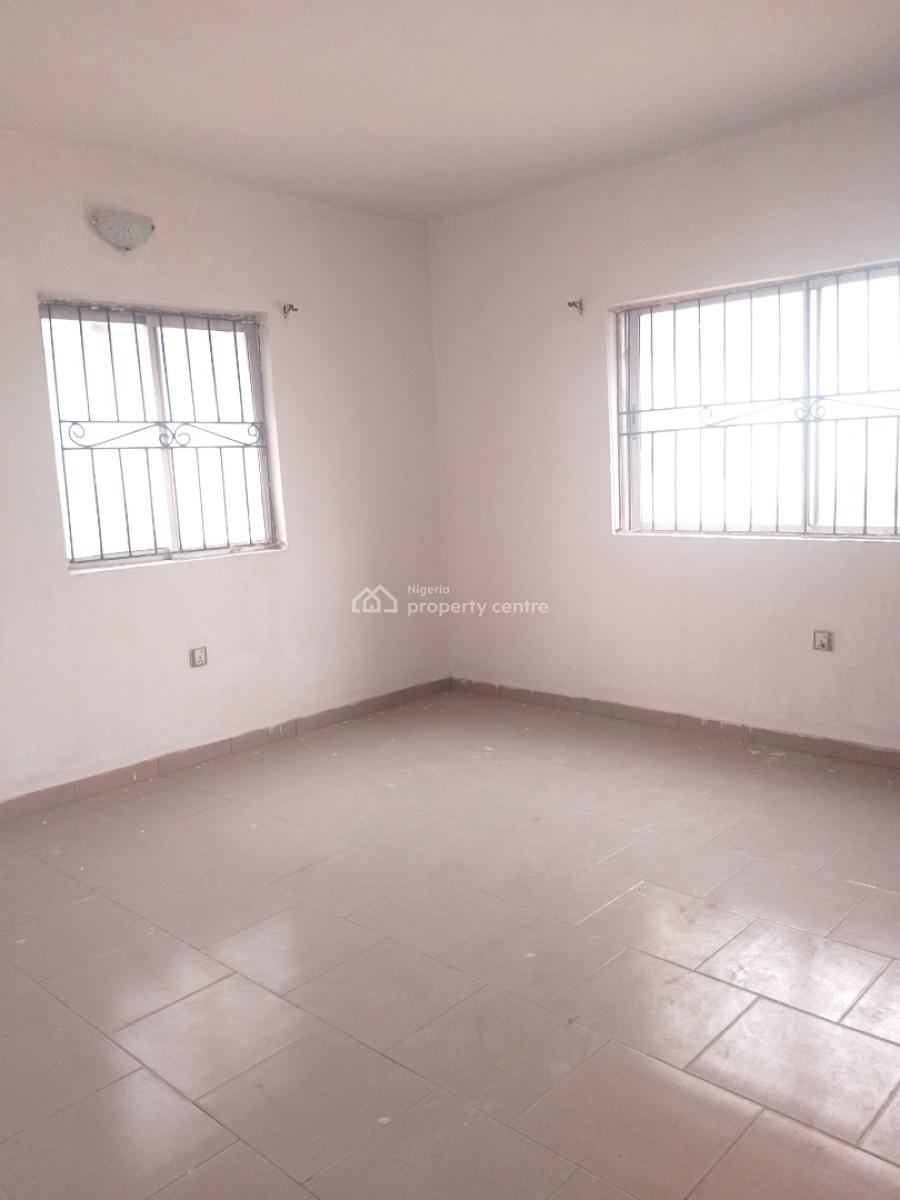Very Spacious 3 Bed Flat 3t 3b Old Housealong The Tarred Road, Along The Road Thera Annex, Sangotedo, Ajah, Lagos, Flat / Apartment for Rent