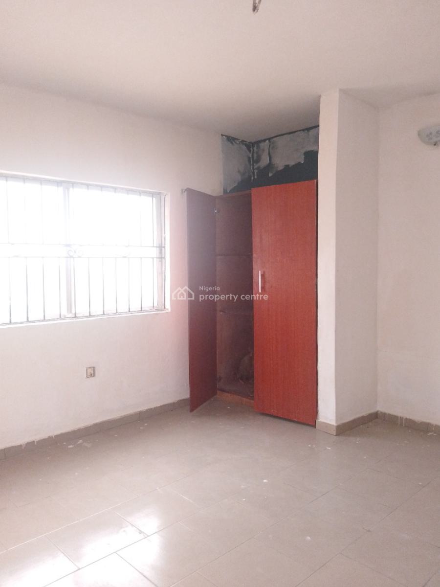 Very Spacious 3 Bed Flat 3t 3b Old Housealong The Tarred Road, Along The Road Thera Annex, Sangotedo, Ajah, Lagos, Flat / Apartment for Rent
