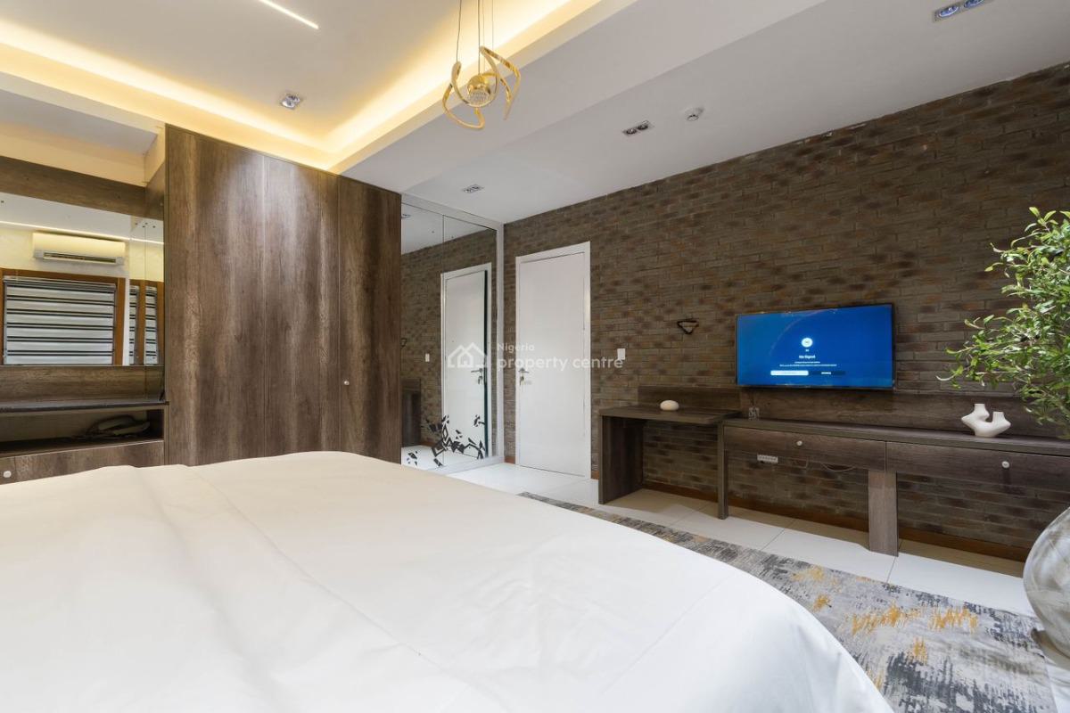 Premium 1bedroom with Cinema, Off Admiralty Way Lekki Phase1, Lekki Phase 1, Lekki, Lagos, Mini Flat (room and Parlour) Short Let