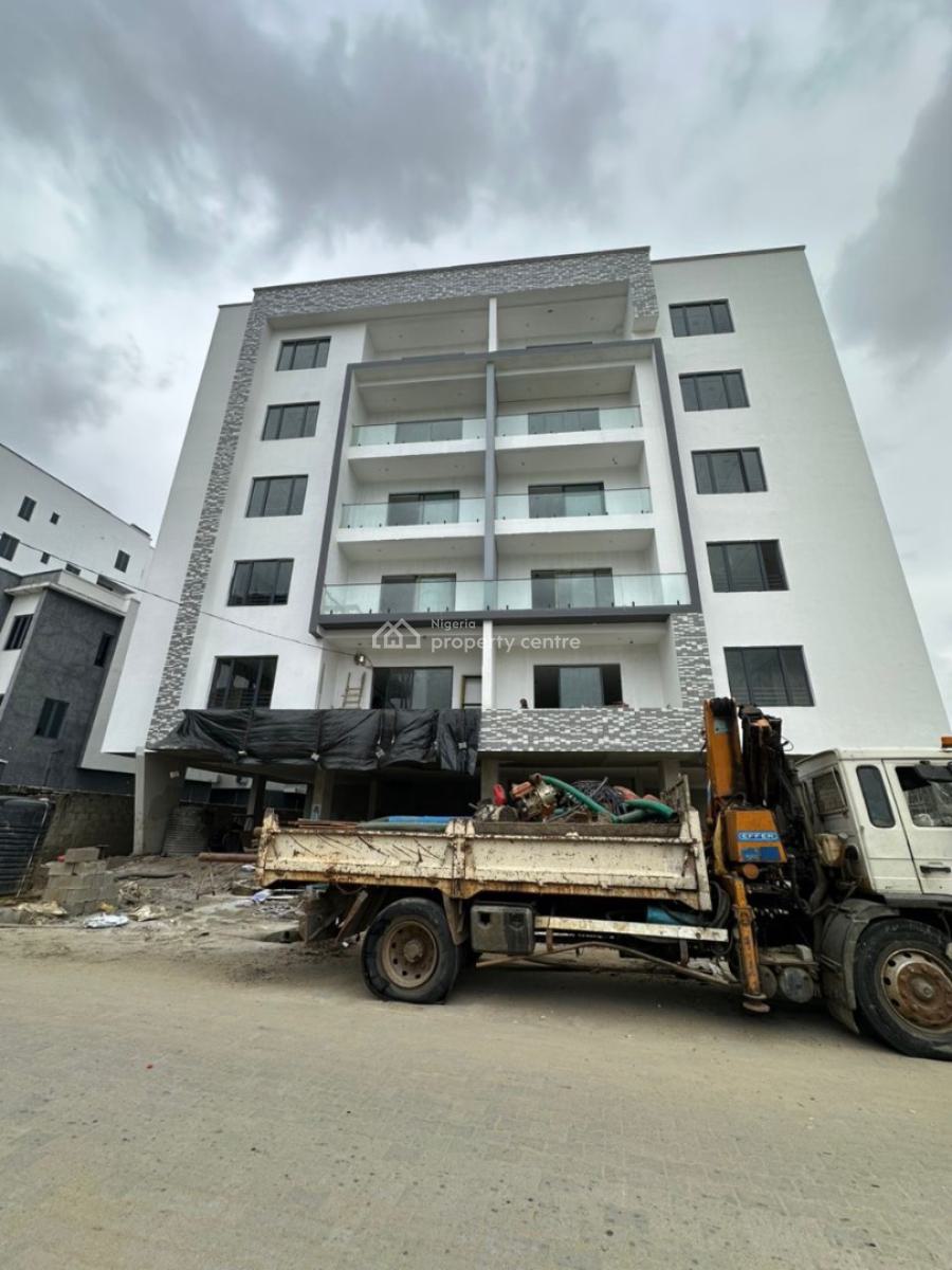 Spacious 2 Bedroom Apartment with Spacious Bq, Lekki Phase 1, Lekki, Lagos, Flat / Apartment for Sale