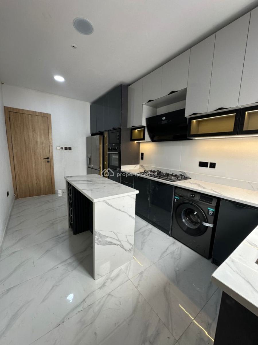 Spacious 2 Bedroom Apartment with Spacious Bq, Lekki Phase 1, Lekki, Lagos, Flat / Apartment for Sale