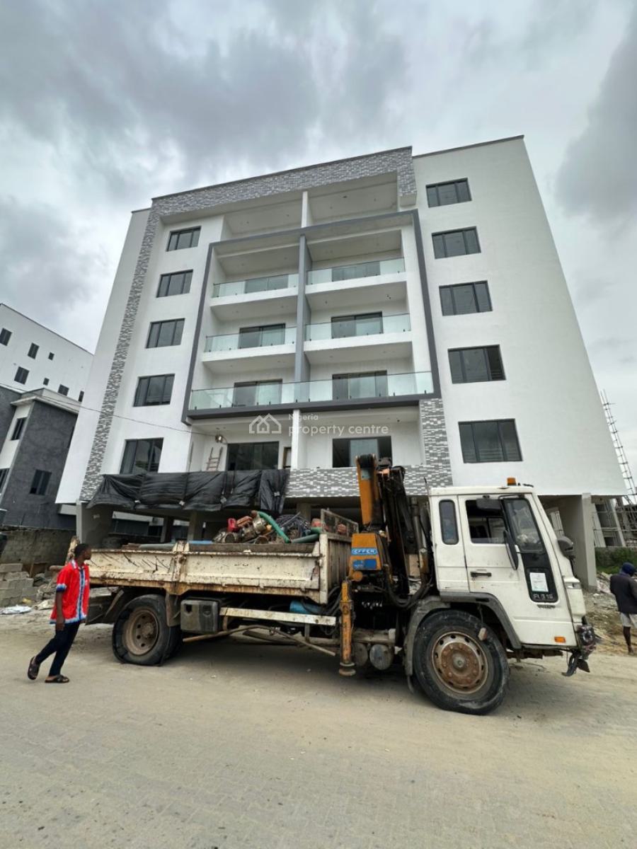 Spacious 2 Bedroom Apartment with Spacious Bq, Lekki Phase 1, Lekki, Lagos, Flat / Apartment for Sale