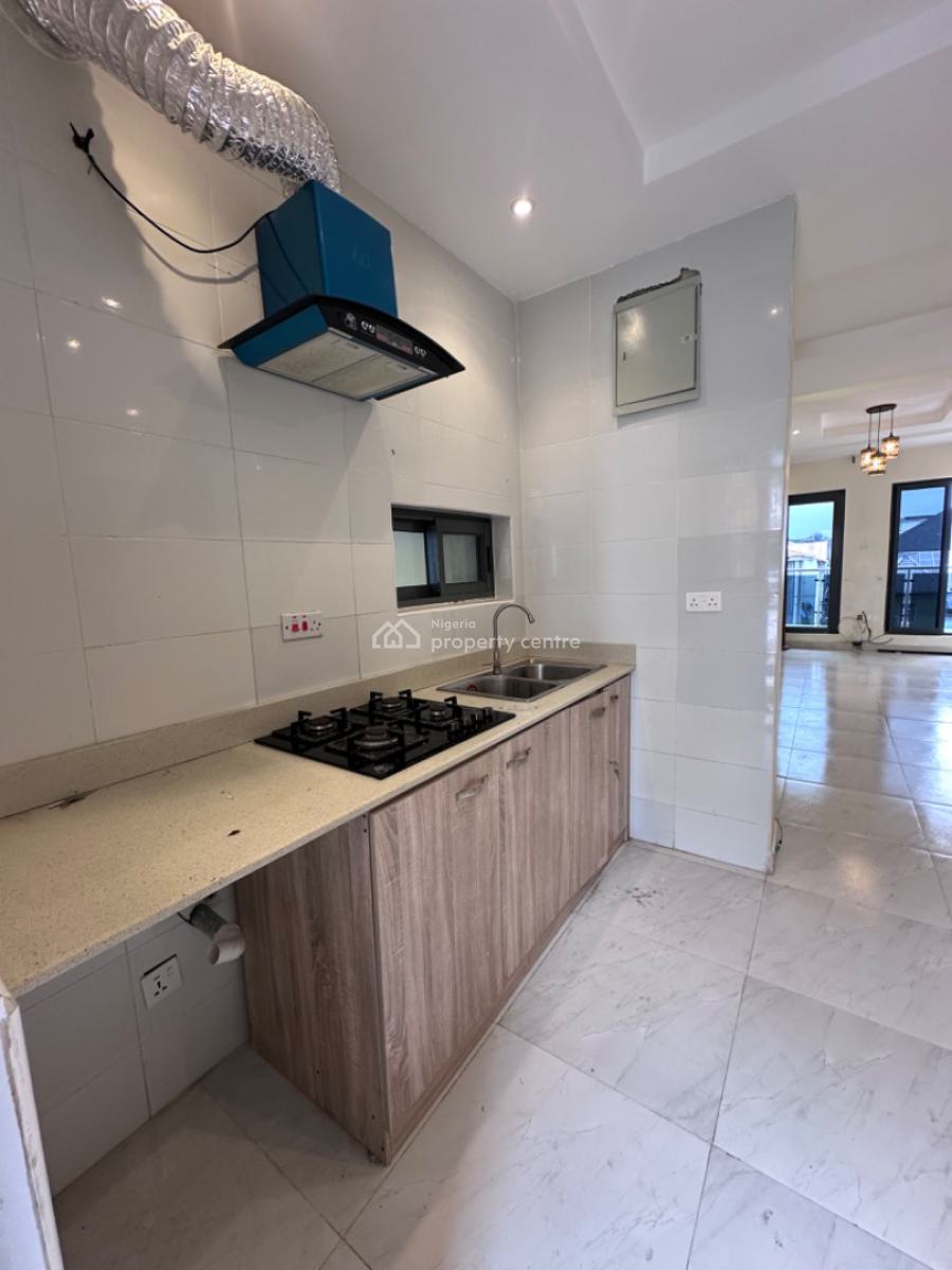 Nicely Built 2 Bedrooms Apartment, Ikate Elegushi, Lekki, Lagos, Flat / Apartment for Rent