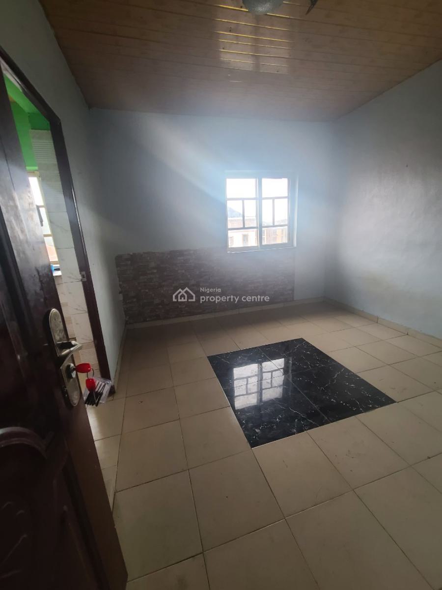 Standard 1bedroom Flat Upstairs with 1toilet 1bath, Off Aborishade Road, Lawanson, Surulere, Lagos, Mini Flat (room and Parlour) for Rent