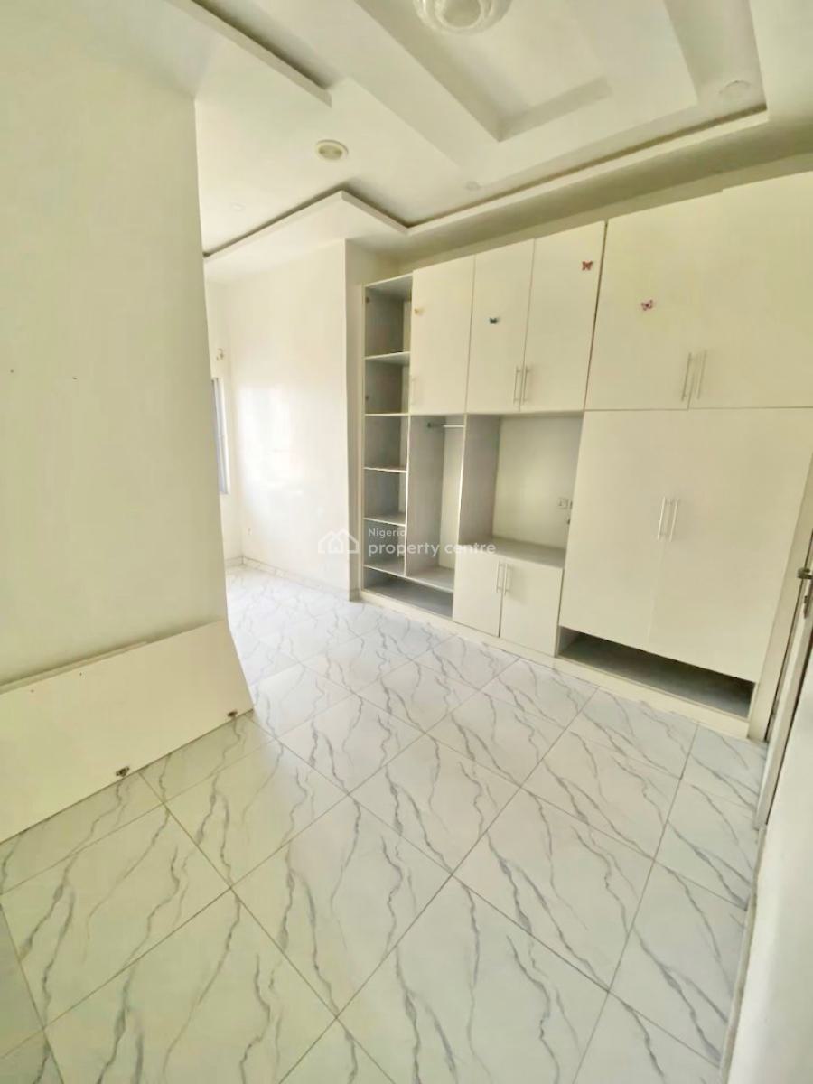 Well Built Serviced 3 Bedroom Apartment, Osapa, Lekki, Lagos, Flat / Apartment for Rent