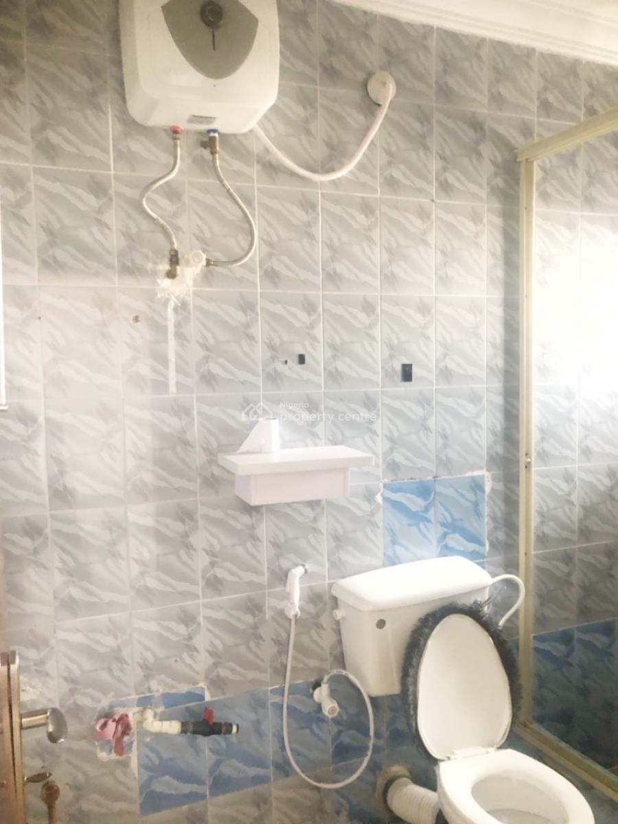 a Well Maintained Spacious 3 Bedroom Flat, Gra Phase 1, Magodo, Lagos, Flat / Apartment for Rent