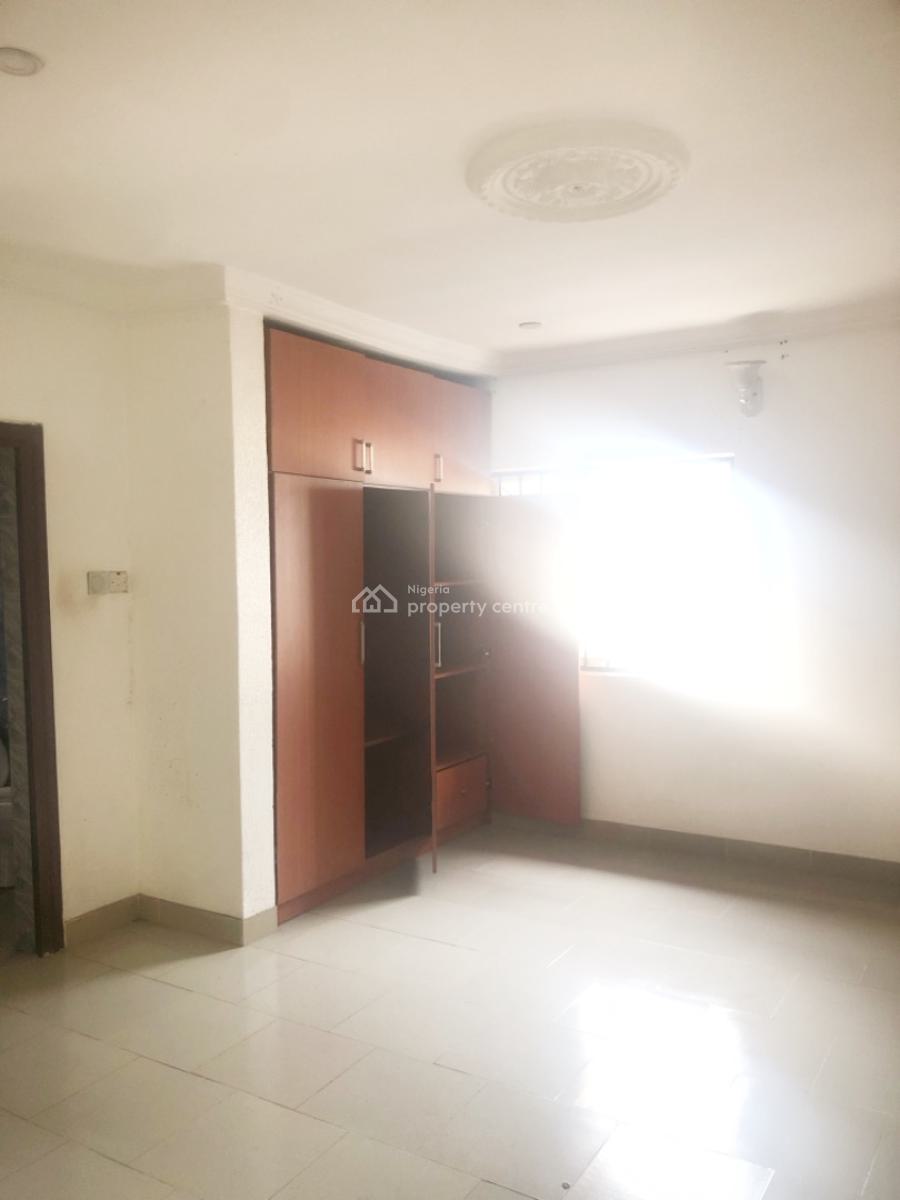 a Well Maintained Spacious 3 Bedroom Flat, Gra Phase 1, Magodo, Lagos, Flat / Apartment for Rent