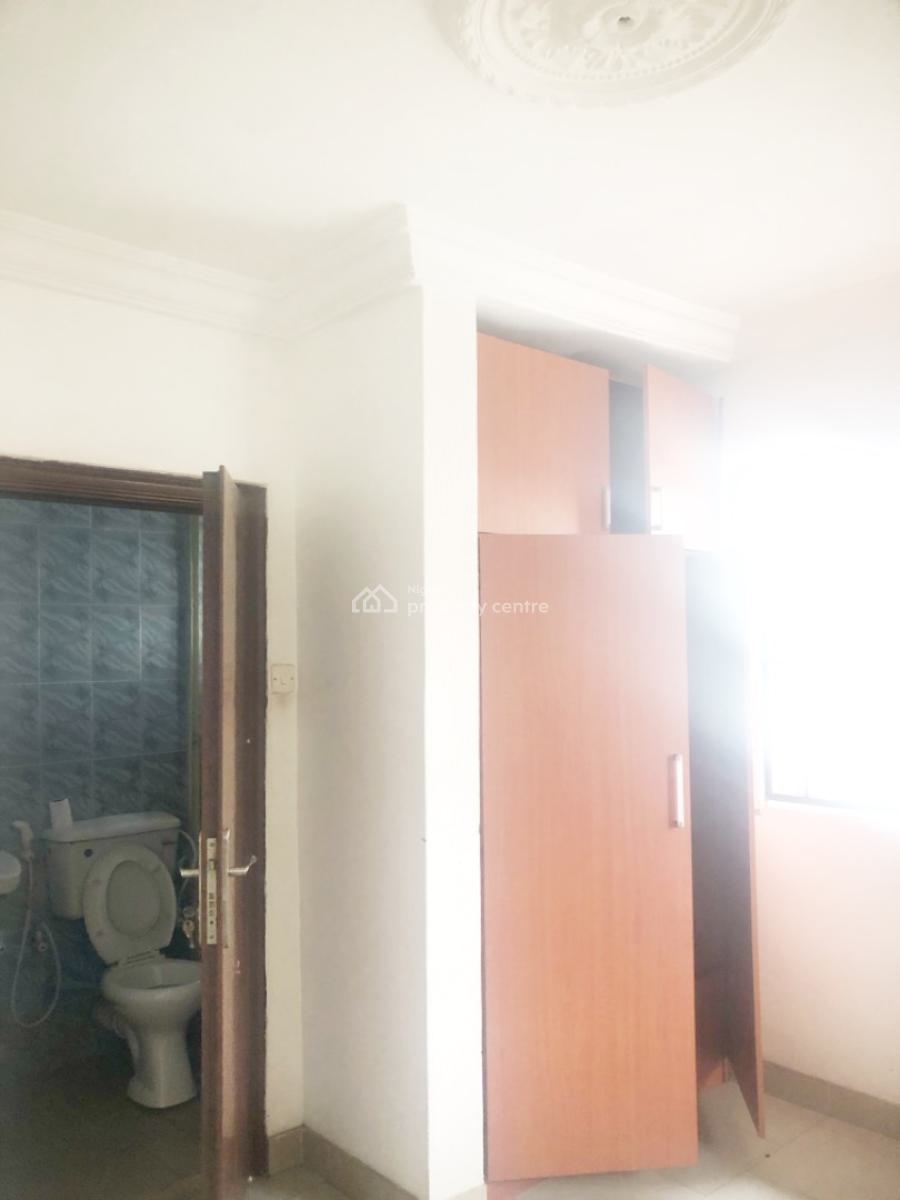 a Well Maintained Spacious 3 Bedroom Flat, Gra Phase 1, Magodo, Lagos, Flat / Apartment for Rent
