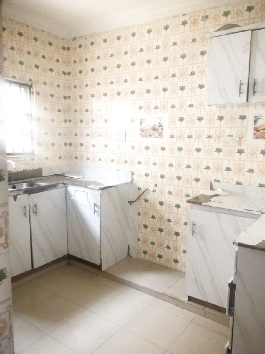 a Well Maintained Spacious 3 Bedroom Flat, Gra Phase 1, Magodo, Lagos, Flat / Apartment for Rent