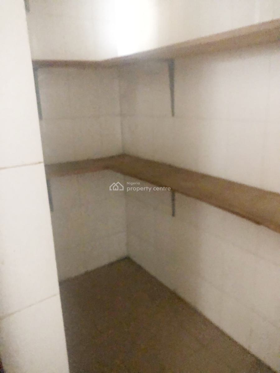 a Well Maintained Spacious 3 Bedroom Flat, Gra Phase 1, Magodo, Lagos, Flat / Apartment for Rent