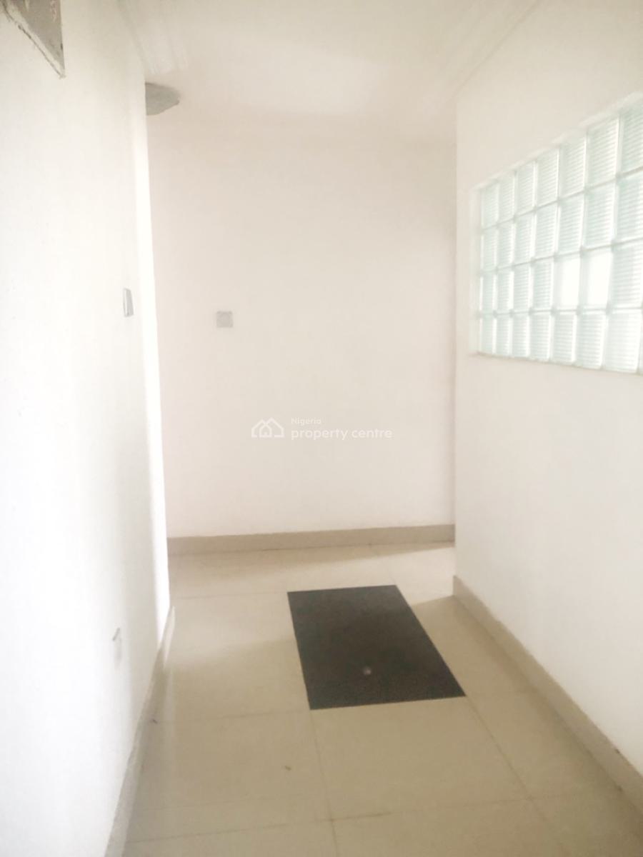 a Well Maintained Spacious 3 Bedroom Flat, Gra Phase 1, Magodo, Lagos, Flat / Apartment for Rent