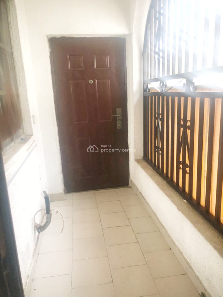 a Well Maintained Spacious 3 Bedroom Flat, Gra Phase 1, Magodo, Lagos, Flat / Apartment for Rent