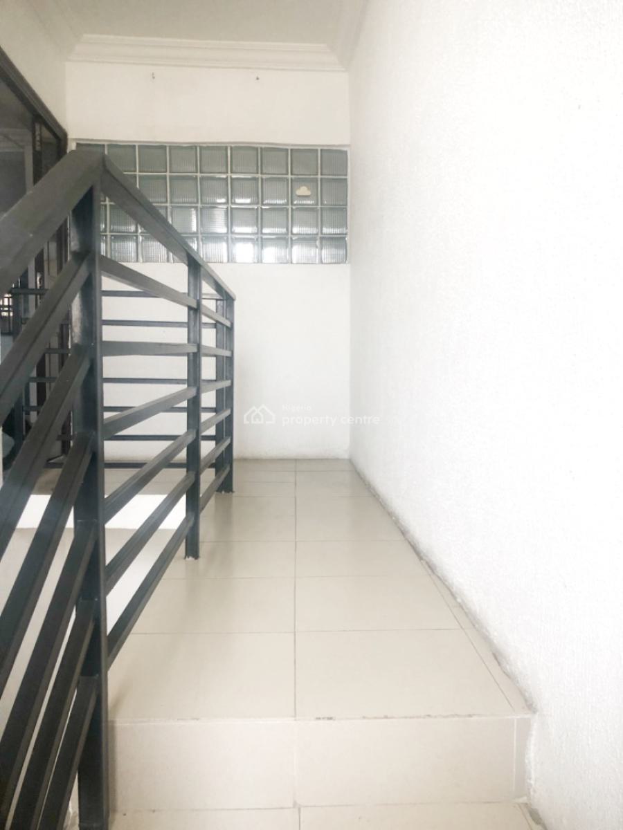 a Well Maintained Spacious 3 Bedroom Flat, Gra Phase 1, Magodo, Lagos, Flat / Apartment for Rent