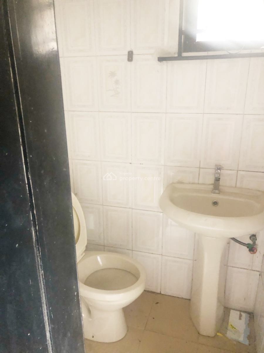 Luxury 3 Bedroom Flat, Gra Phase 1, Magodo, Lagos, Flat / Apartment for Rent