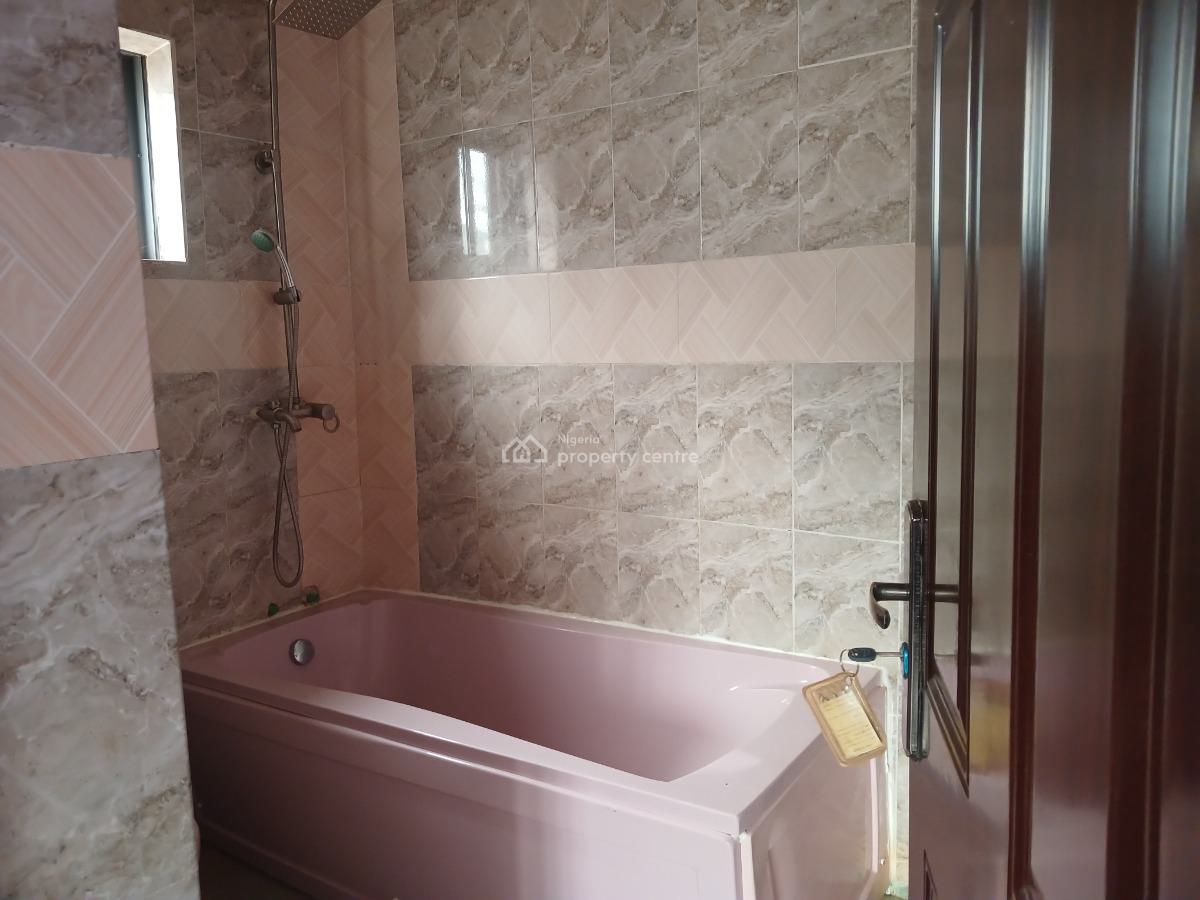 Standard 3-bedroom Bungalow, Queens Estate Gwarimpa Extension, Gwarinpa, Abuja, Flat / Apartment for Rent