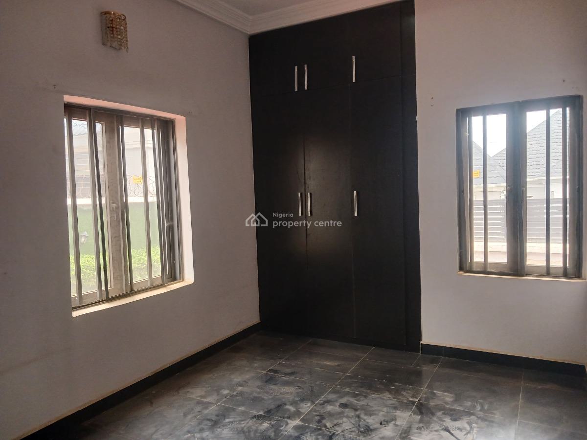 Standard 3-bedroom Bungalow, Queens Estate Gwarimpa Extension, Gwarinpa, Abuja, Flat / Apartment for Rent