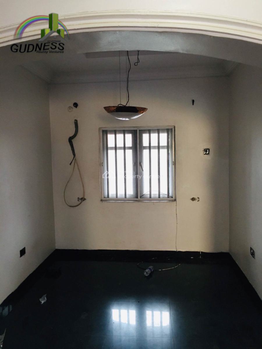 Spacious 2 Bedroom Flat, Mobile Road, Ilaje, Ajah, Lagos, Flat / Apartment for Rent