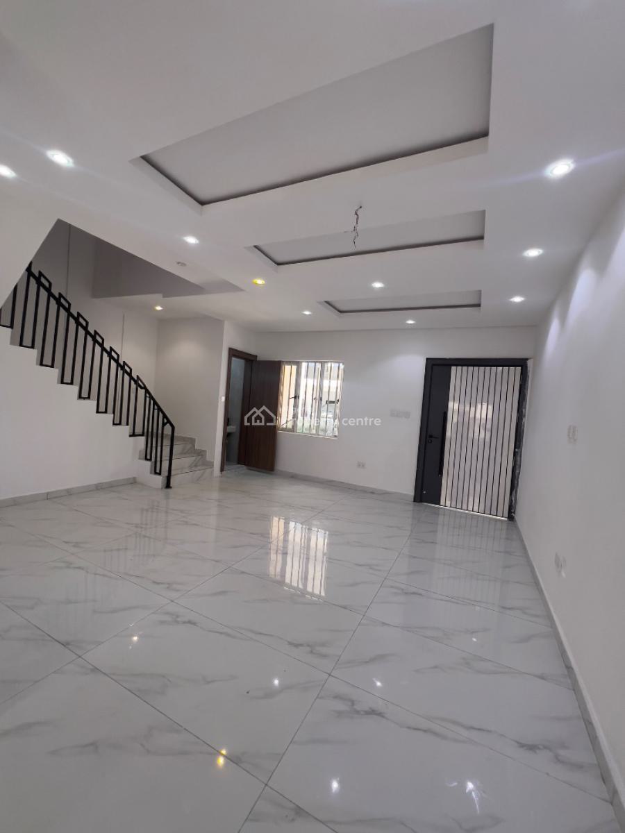 Exquisite 4bedroom Maisonette, Lekki Phase 1, Lekki, Lagos, Flat / Apartment for Rent
