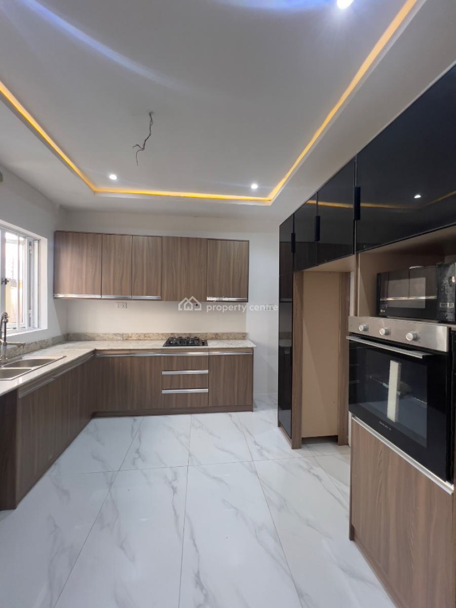 Exquisite 4bedroom Maisonette, Lekki Phase 1, Lekki, Lagos, Flat / Apartment for Rent