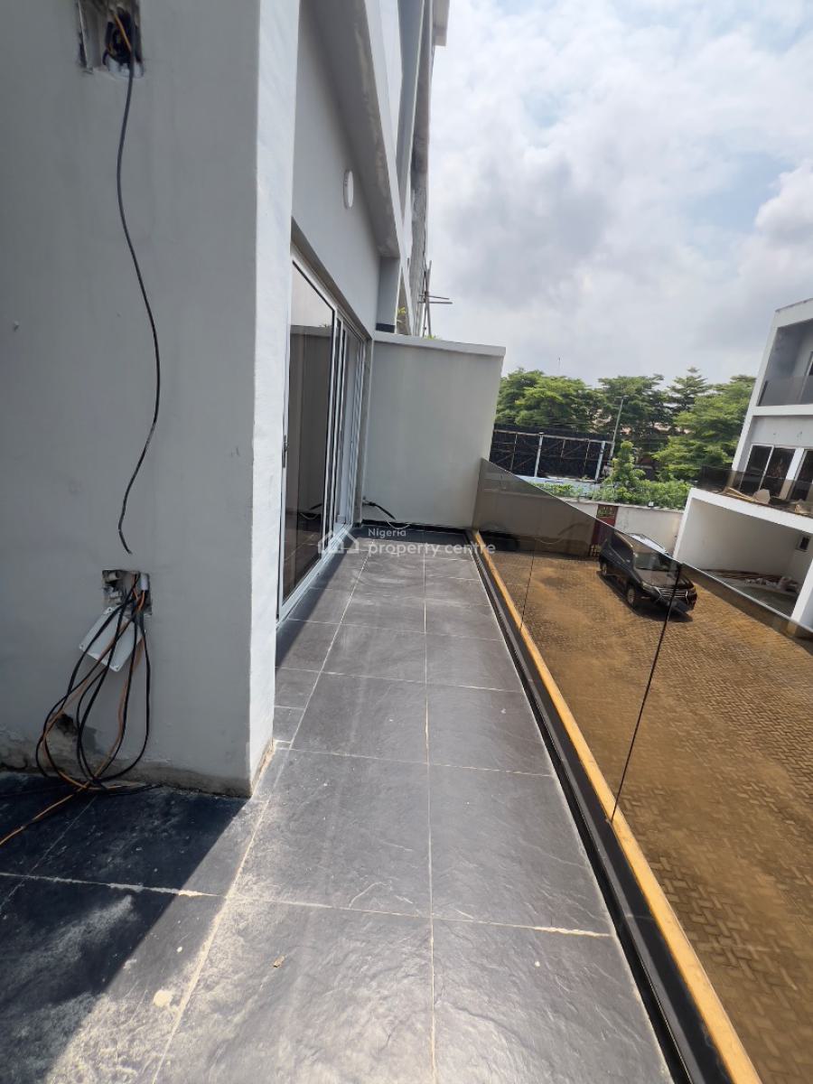 Exquisite 4bedroom Maisonette, Lekki Phase 1, Lekki, Lagos, Flat / Apartment for Rent