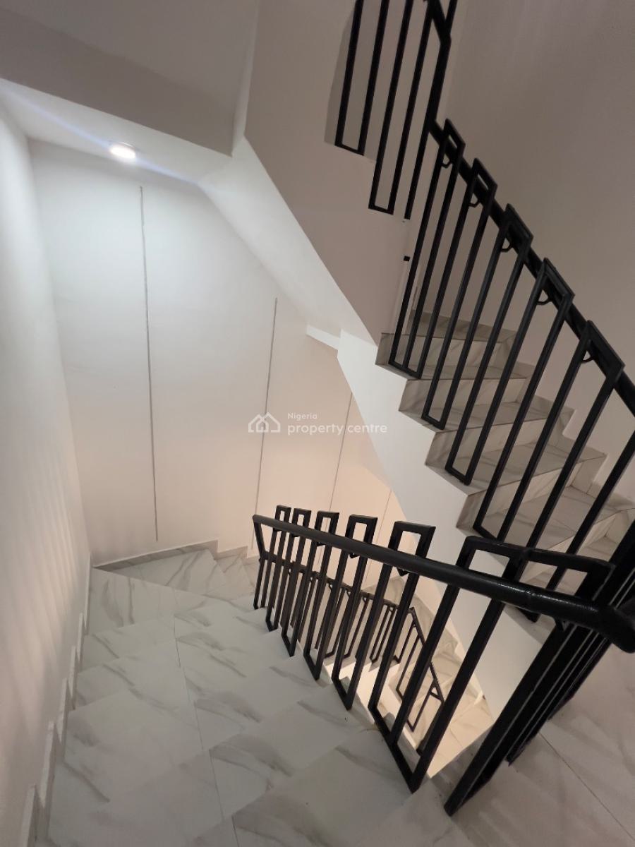 Exquisite 4bedroom Maisonette, Lekki Phase 1, Lekki, Lagos, Flat / Apartment for Rent