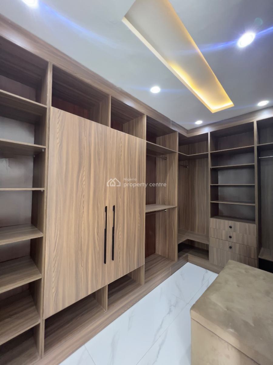 Exquisite 4bedroom Maisonette, Lekki Phase 1, Lekki, Lagos, Flat / Apartment for Rent