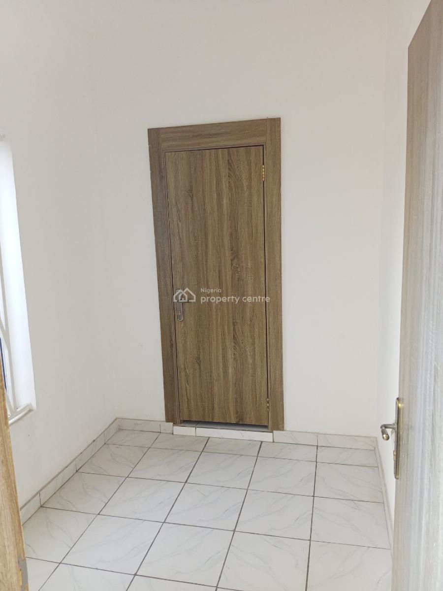 Brand New 2 Bedroom Flat with Bq, Mobile Road Ajah, Ilaje, Ajah, Lagos, Block of Flats for Sale