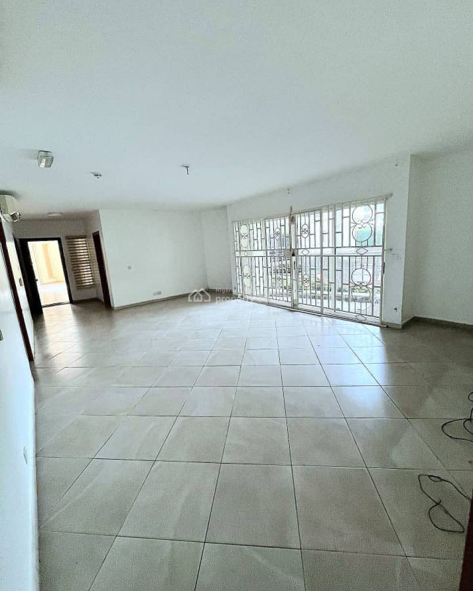 Luxury 3 Bedroom Apartment with Bq & Pool, Right Side, Lekki Phase 1, Lekki, Lagos, Flat / Apartment for Sale