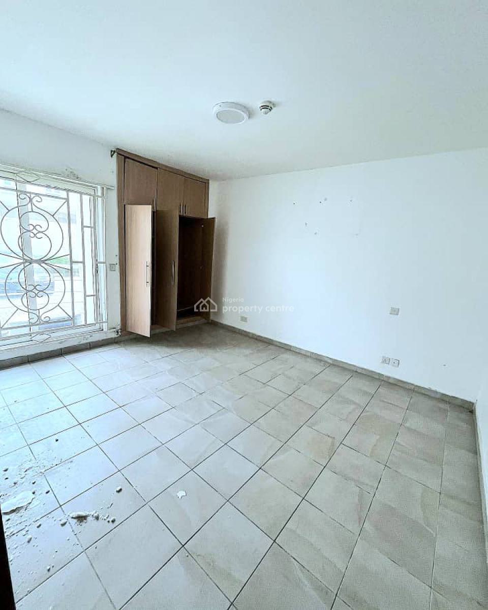 Luxury 3 Bedroom Apartment with Bq & Pool, Right Side, Lekki Phase 1, Lekki, Lagos, Flat / Apartment for Sale