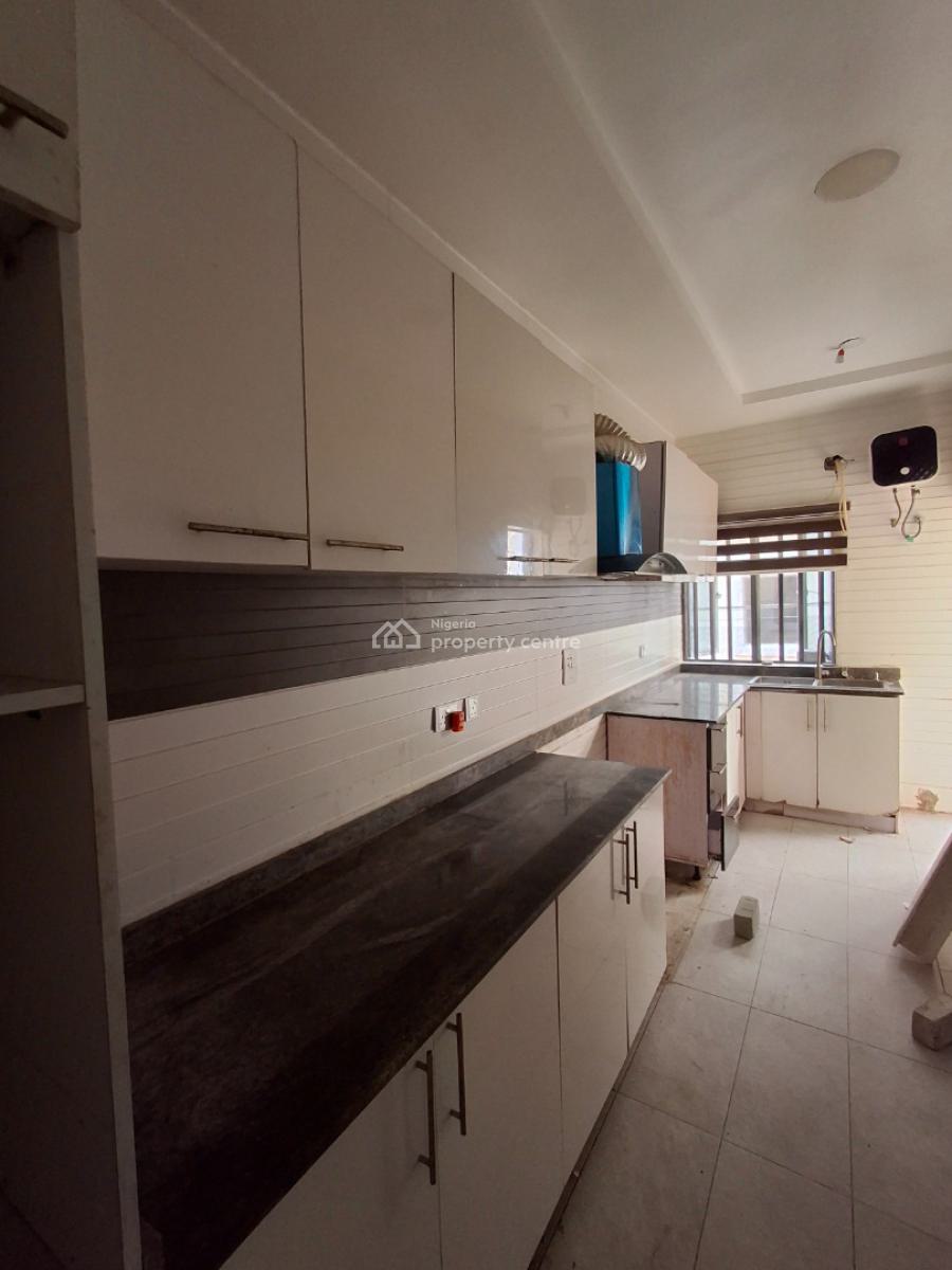 3bedroom Apartment in a Well Secured Estate, in a Well-secured Estate, Ikate Elegushi, Lekki, Lagos, Flat / Apartment for Rent