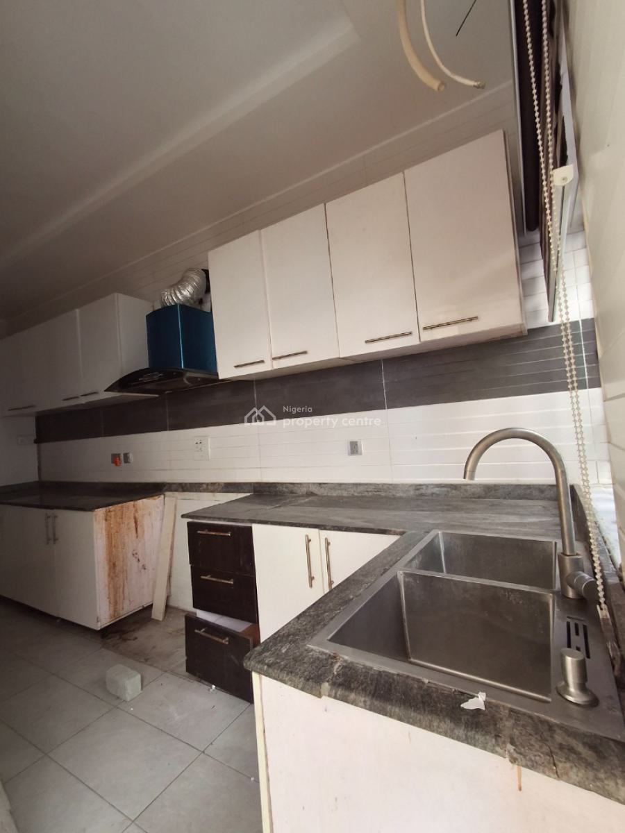 3bedroom Apartment in a Well Secured Estate, in a Well-secured Estate, Ikate Elegushi, Lekki, Lagos, Flat / Apartment for Rent