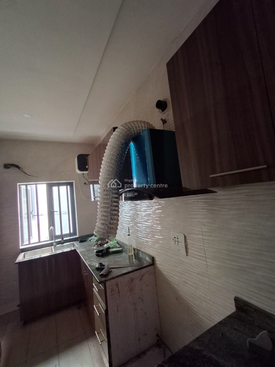 2bedroom Apartment, in a Well-secured Estate, Ikate Elegushi, Lekki, Lagos, Flat / Apartment for Rent