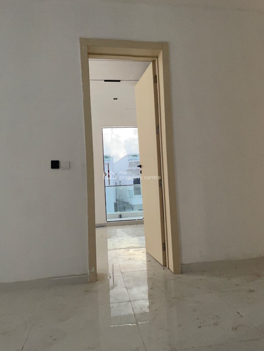 5 Bedroom Luxurious Fully Detached Duplex, Hampton Lake Estate, Chevron Drive, Alternative Route, Lekki, Lagos, Detached Duplex for Sale