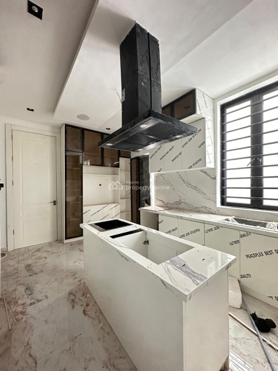 Spacious Massive Luxury 5bedroom Fully Detached, Secure Estate on Admiralty Wey Lekki Phase One, Lekki Phase 1, Lekki, Lagos, Detached Duplex for Sale