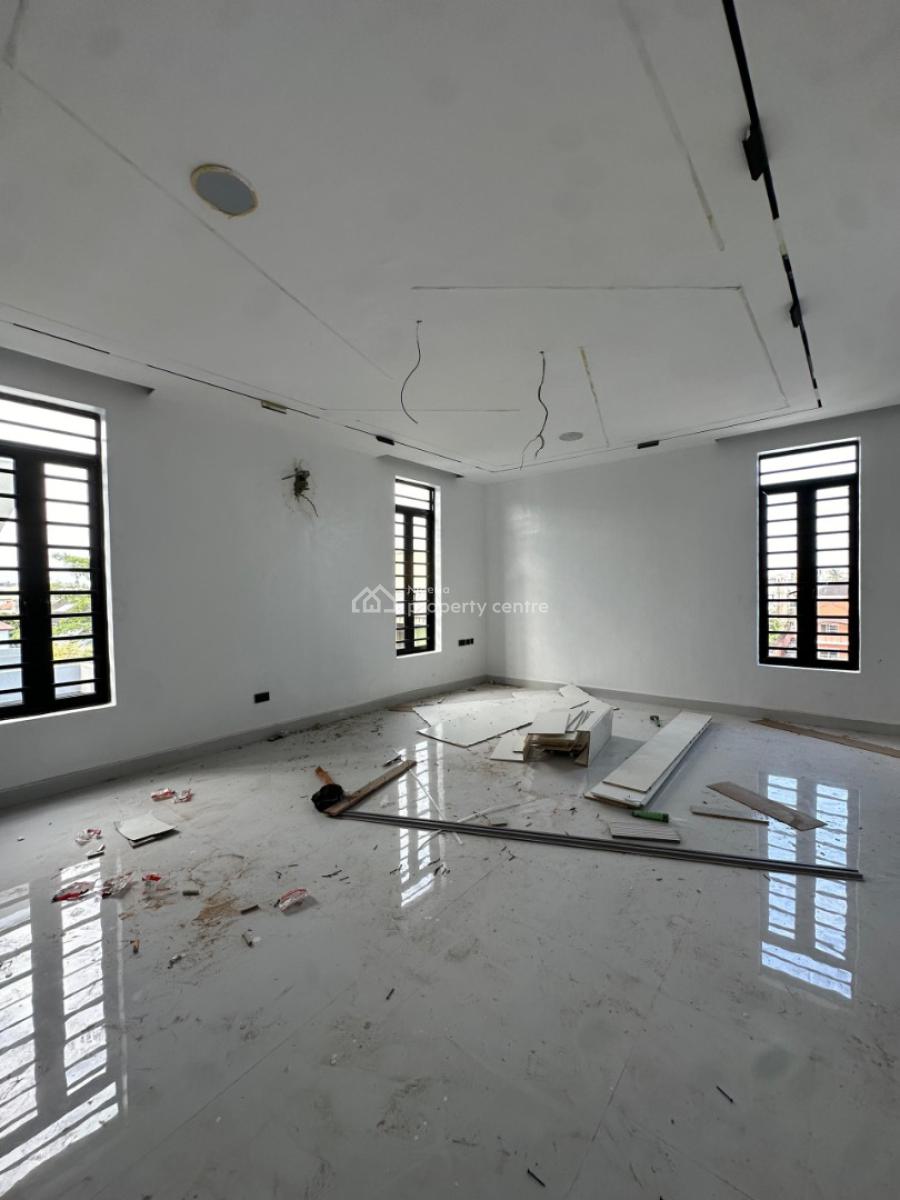 Spacious Massive Luxury 5bedroom Fully Detached, Secure Estate on Admiralty Wey Lekki Phase One, Lekki Phase 1, Lekki, Lagos, Detached Duplex for Sale