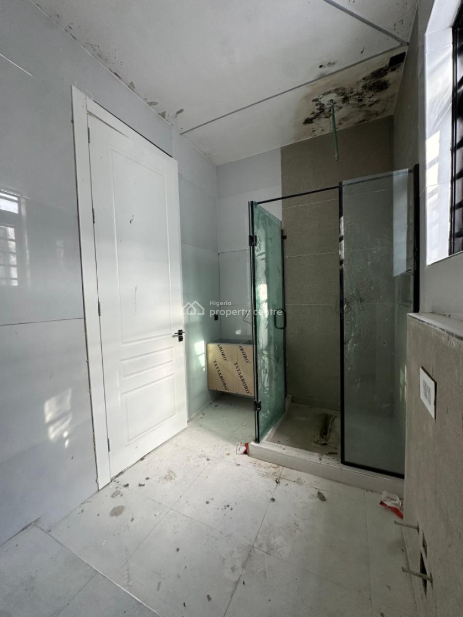 Spacious Massive Luxury 5bedroom Fully Detached, Secure Estate on Admiralty Wey Lekki Phase One, Lekki Phase 1, Lekki, Lagos, Detached Duplex for Sale