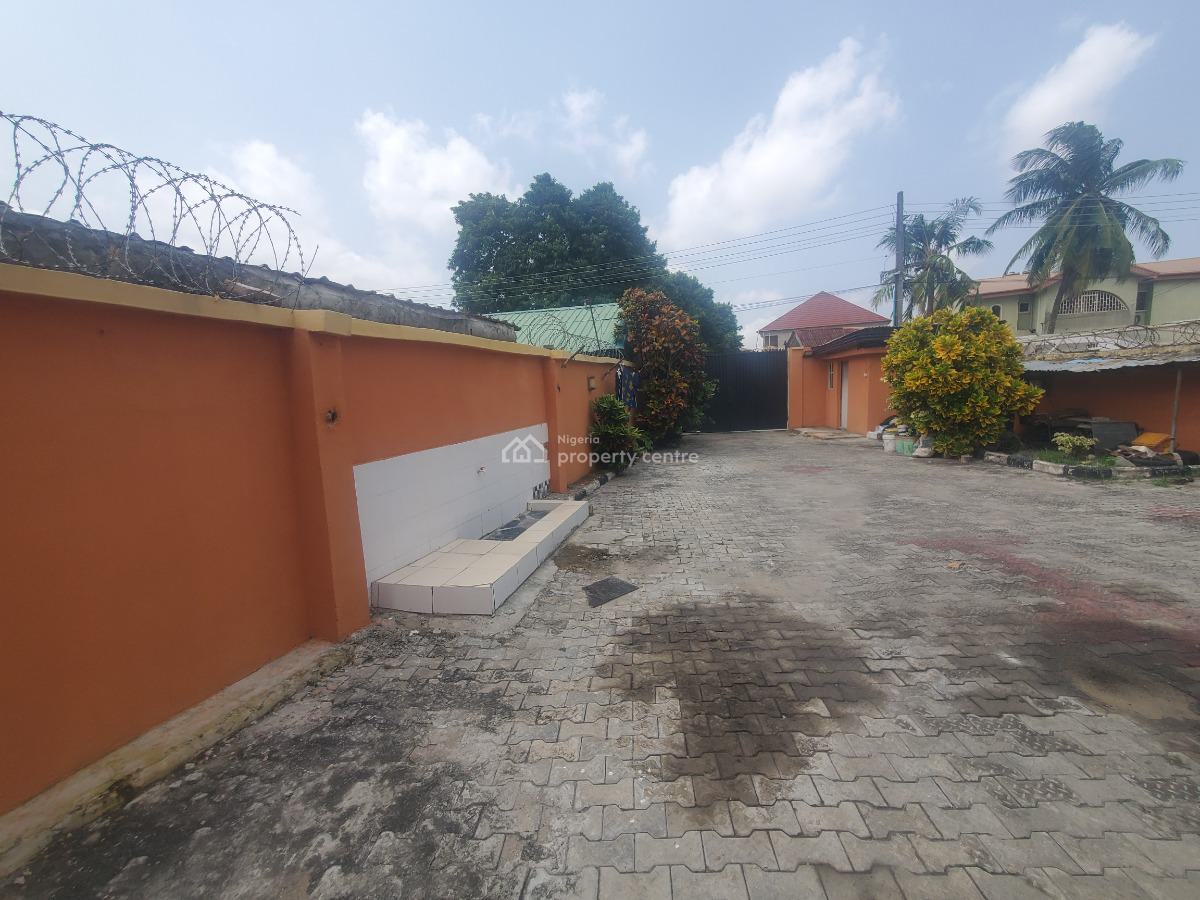 Direct Listing: Newly Renovated 3-bedroom Apartment, Graceland Estate, Ajiwe, Ajah, Lagos, Flat / Apartment for Rent