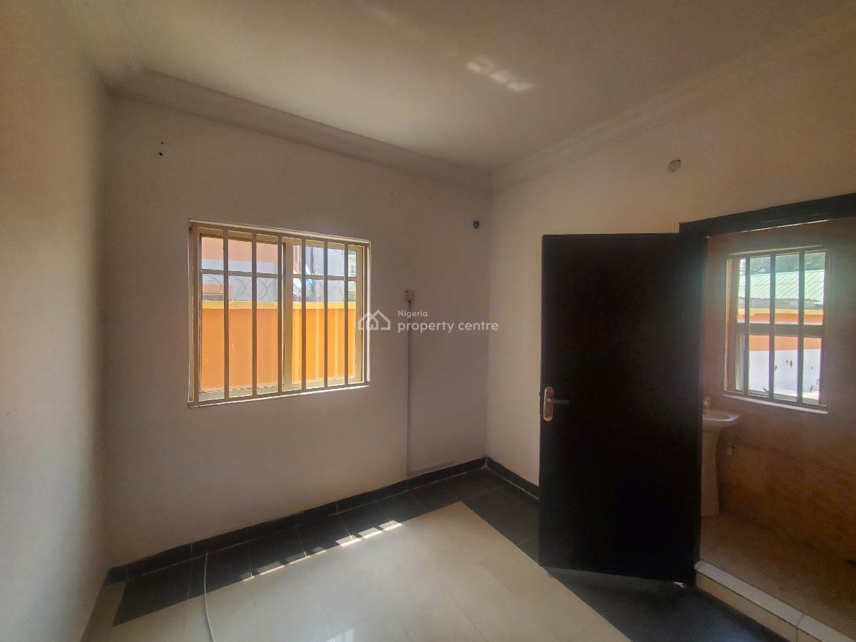 Direct Listing: Newly Renovated 3-bedroom Apartment, Graceland Estate, Ajiwe, Ajah, Lagos, Flat / Apartment for Rent