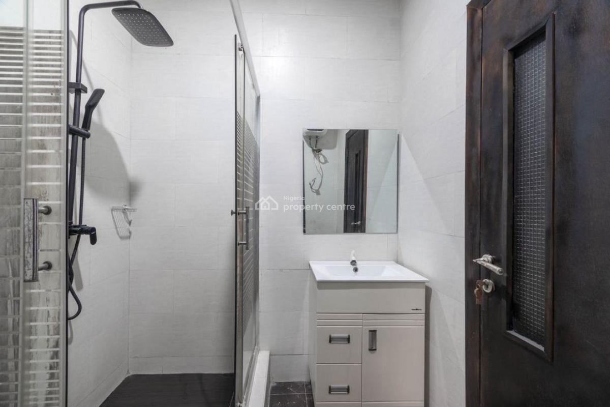 Beautiful 2 Bedrooms Apartment, Lekki Road, Ikate, Lekki, Lagos, Flat / Apartment Short Let