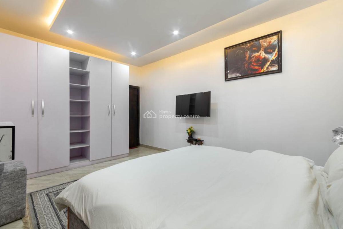 Beautiful 2 Bedrooms Apartment, Lekki Road, Ikate, Lekki, Lagos, Flat / Apartment Short Let