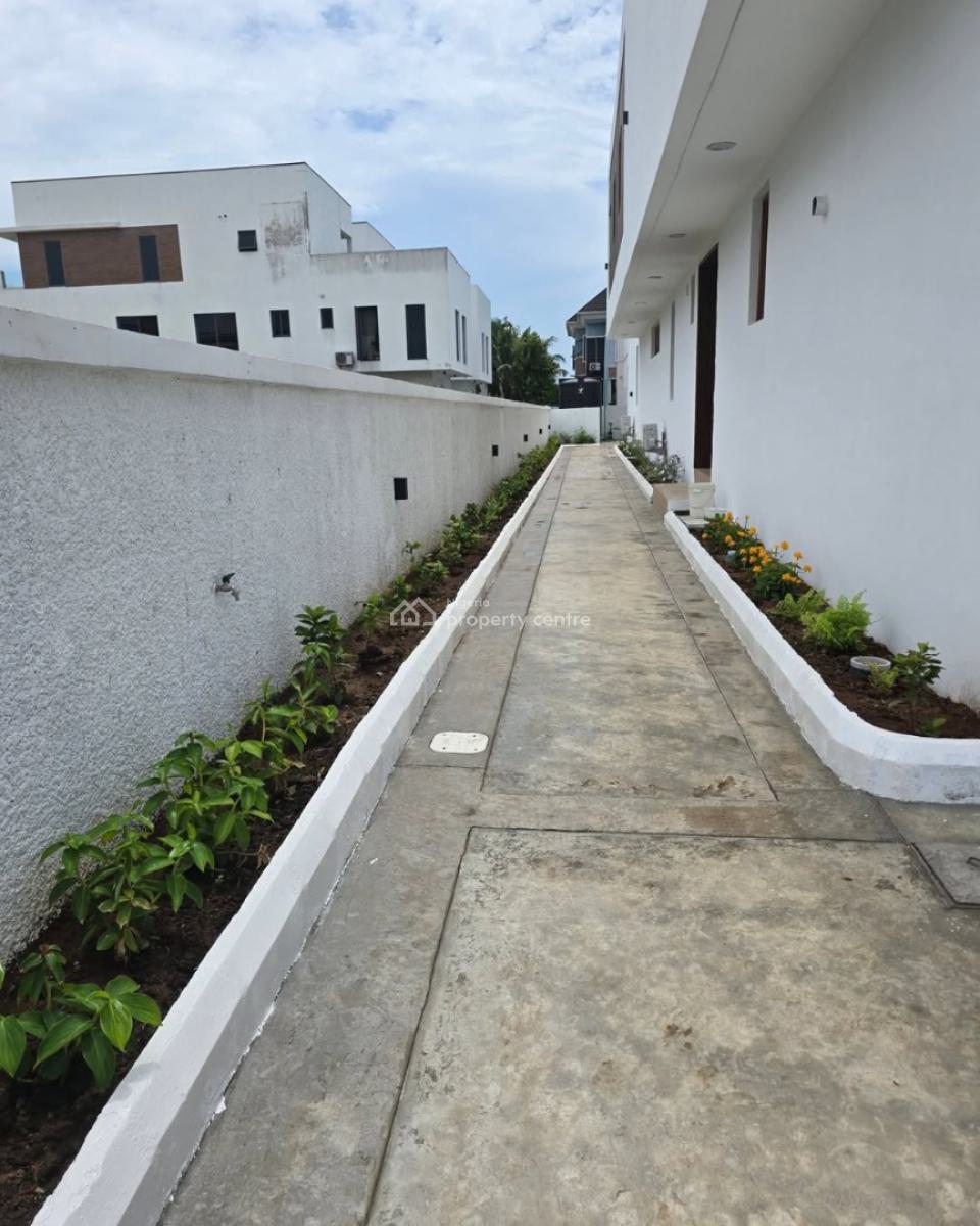 Minimalism Meets Prestige in Pinnock Beach Estate, Osapa, Lekki, Lagos, Detached Duplex for Sale